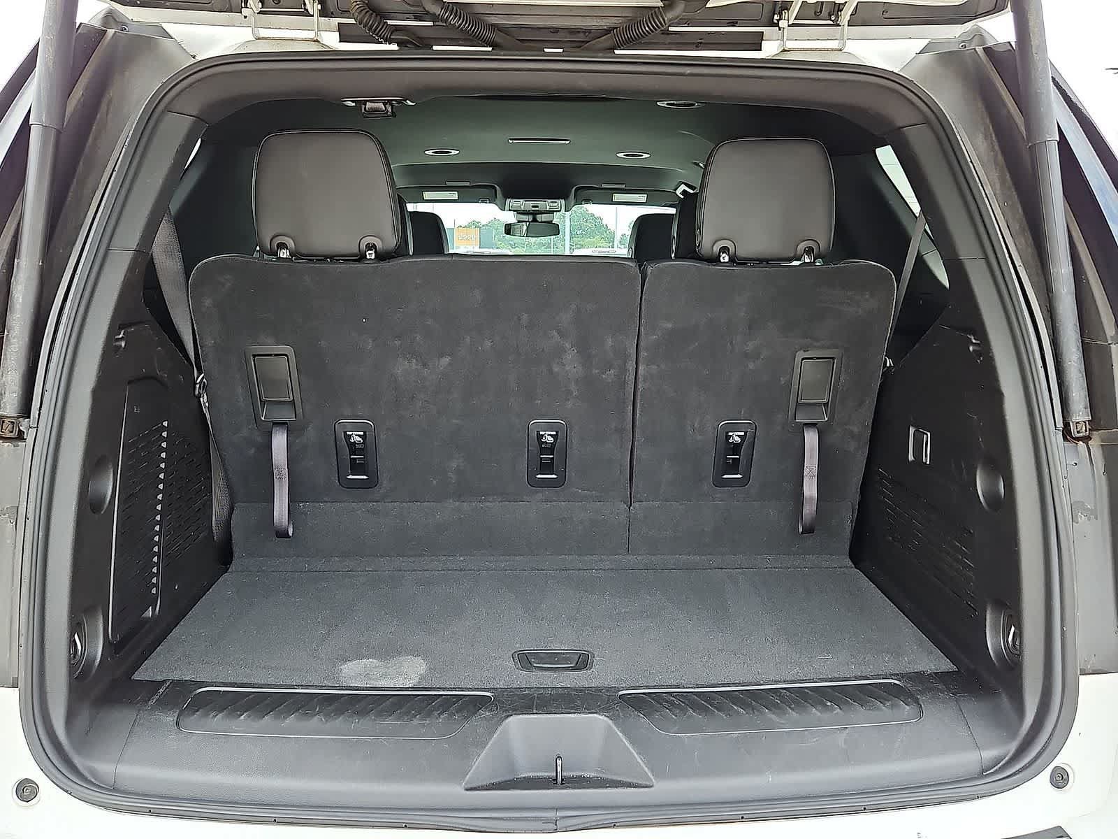 Used 2025 Chevrolet Tahoe LT AWD/4WD image 31