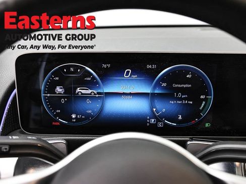Used 2021 Mercedes-Benz GLB 250 4MATIC image 21