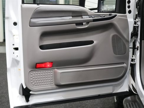 Used 2000 Ford F350 XLT image 62