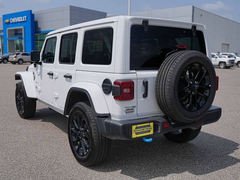 Used 2024 Jeep Wrangler Unlimited Sahara AWD/4WD image 8
