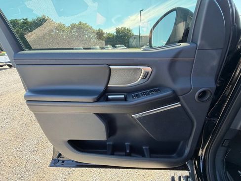 Used 2025 Ford Expedition Tremor AWD/4WD image 6