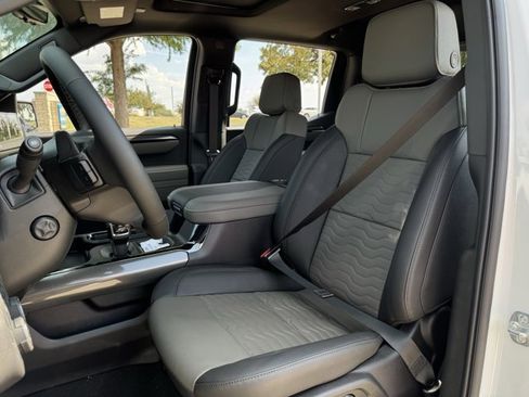 New 2026 Chevrolet Silverado 1500 ZR2 w/ Dark Appearance Package image 21