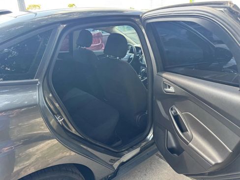 Used 2017 Ford Focus SE FWD image 20
