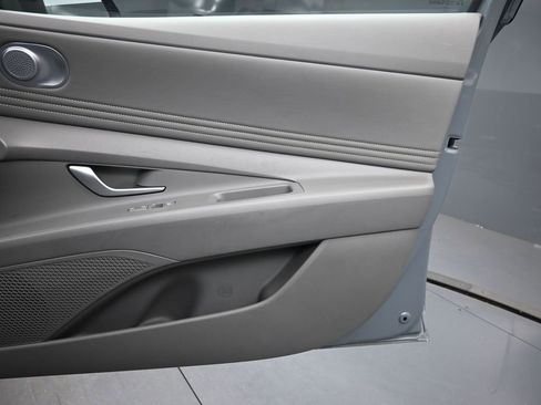 Used 2023 Hyundai Elantra SEL w/ Convenience Package image 27