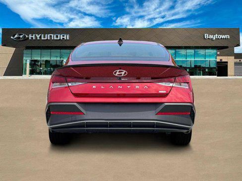 New 2025 Hyundai Elantra SEL image 7