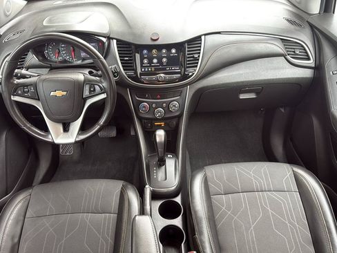 Used 2019 Chevrolet Trax LT w/ LT Convenience Package AWD/4WD image 23