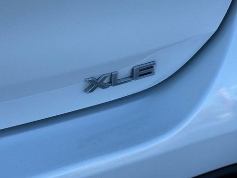 Certified 2023 Toyota Highlander XLE image 14