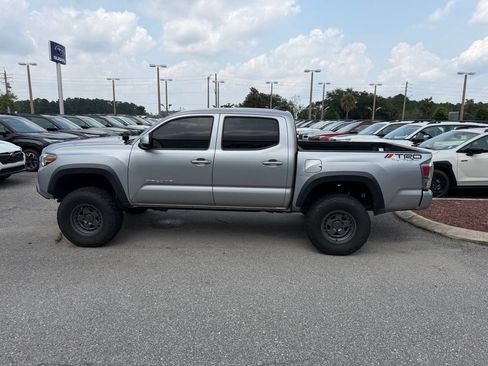 Used 2021 Toyota Tacoma TRD Off-Road w/ Technology Package AWD/4WD image 9