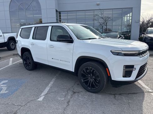 New 2026 Jeep Grand Wagoneer Summit AWD/4WD image 41