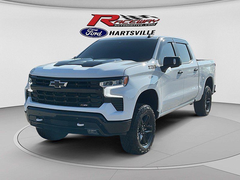 Used 2024 Chevrolet Silverado 1500 LT Trail Boss w/ Convenience Package II AWD/4WD image 1
