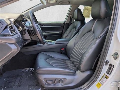 Used 2020 Toyota Camry SE w/ Carpet Mat Package FWD image 15