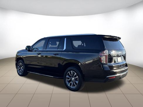 Used 2024 Chevrolet Suburban LT w/ LT Signature Plus Package AWD/4WD image 5