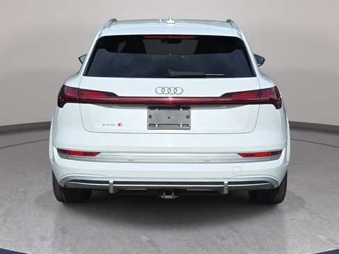 Used 2022 Audi e-tron S Prestige AWD/4WD image 6