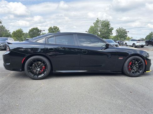 Used 2022 Dodge Charger Scat Pack w/ Dynamics Package RWD image 27