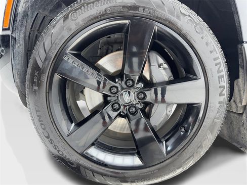 Used 2024 Land Rover Defender 130 X-Dynamic SE image 66