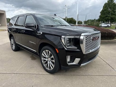 Used 2021 GMC Yukon Denali w/ Denali Premium Package RWD image 3