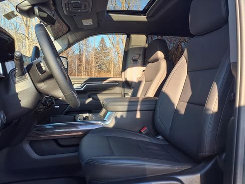 Used 2025 Chevrolet Silverado 2500 LTZ w/ LTZ Convenience Package image 6