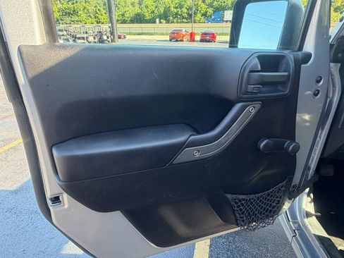 Used 2014 Jeep Wrangler Sport AWD/4WD image 13