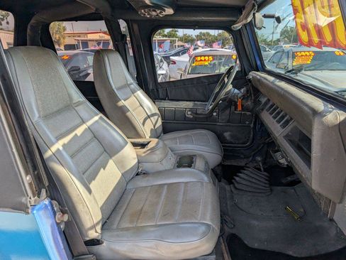 Used 1994 Jeep Wrangler S image 12