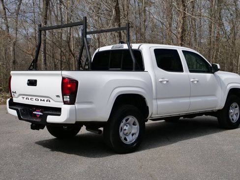 Used 2023 Toyota Tacoma SR AWD/4WD image 15