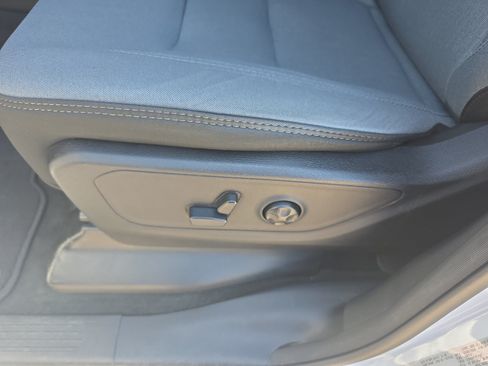 Used 2020 RAM 1500 Big Horn RWD image 14