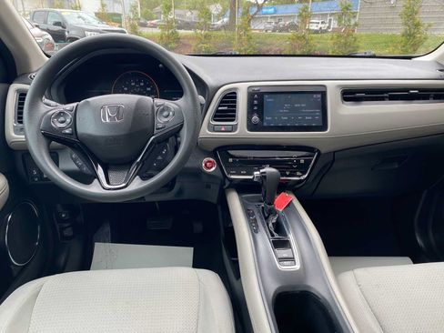 Used 2019 Honda HR-V EX image 8