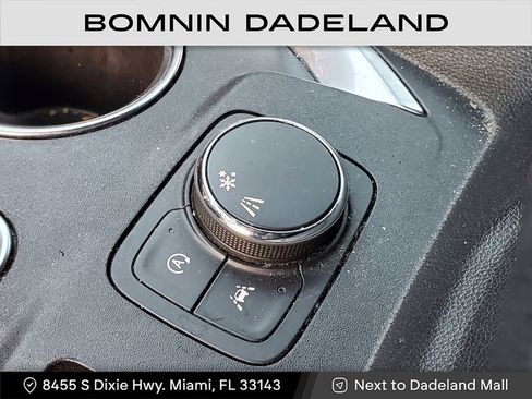 Used 2022 Chevrolet Traverse RS image 27