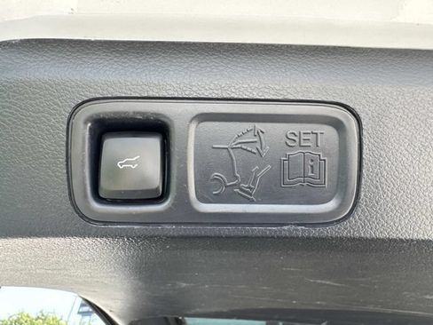 Used 2023 Ford Expedition Max Limited RWD image 15