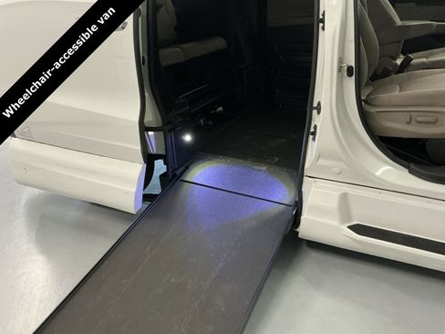 Used 2021 Honda Odyssey EX image 15