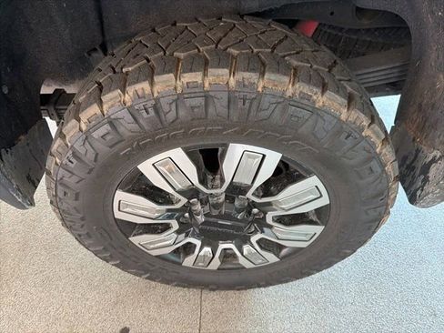 Used 2024 GMC Sierra 2500 Denali w/ Denali Reserve Package image 9