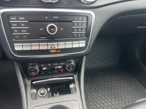 Certified 2018 Mercedes-Benz GLA 250 4MATIC image 17