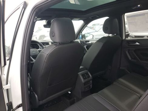 Used 2024 Volkswagen Tiguan SE R-Line FWD image 27