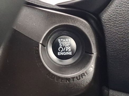 Used 2020 Jeep Renegade Trailhawk image 23