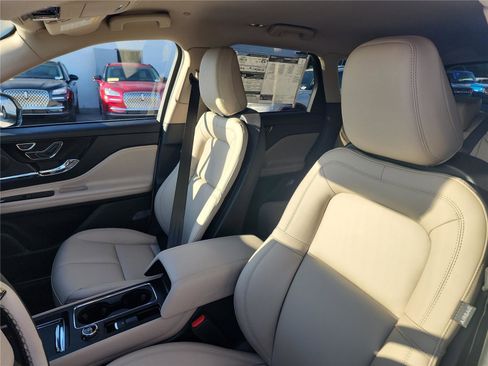 New 2026 Lincoln Corsair Premiere image 14
