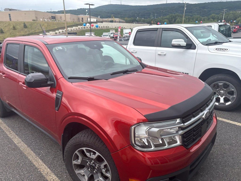 Used 2024 Ford Maverick Lariat w/ FX4 Off-Road Package AWD/4WD image 2