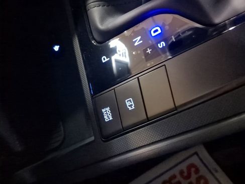 Certified 2025 Hyundai Elantra Sport image 31