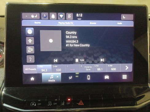 Used 2022 Jeep Compass Latitude w/ Sun and Sound Group image 12