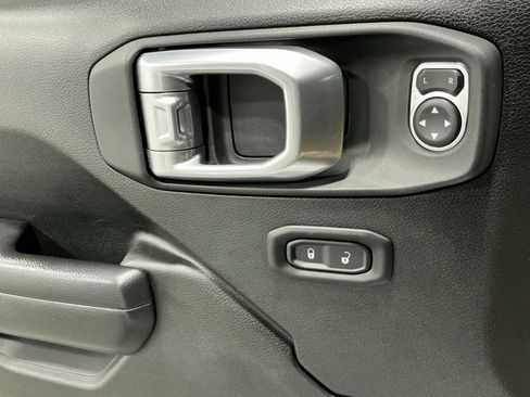 Used 2020 Jeep Gladiator Sport w/ Quick Order Package 24S image 19