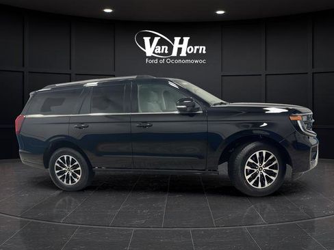 Used 2025 Ford Expedition Platinum AWD/4WD image 8
