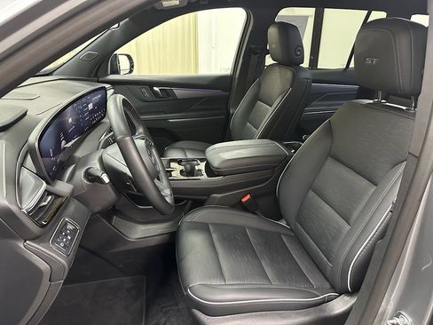 Certified 2025 Buick Enclave Sport Touring image 28