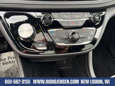 Used 2026 Chrysler Pacifica Limited FWD image 20
