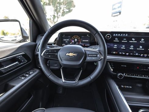 New 2026 Chevrolet Suburban Premier w/ LPO, Illumination Package AWD/4WD image 24
