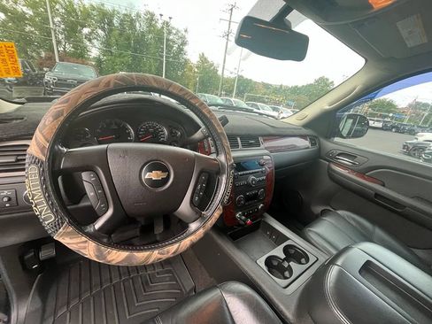 Used 2009 Chevrolet Silverado 1500 LTZ w/ Safety Package AWD/4WD image 20