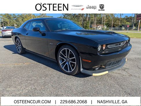 Used 2023 Dodge Challenger R/T image 1