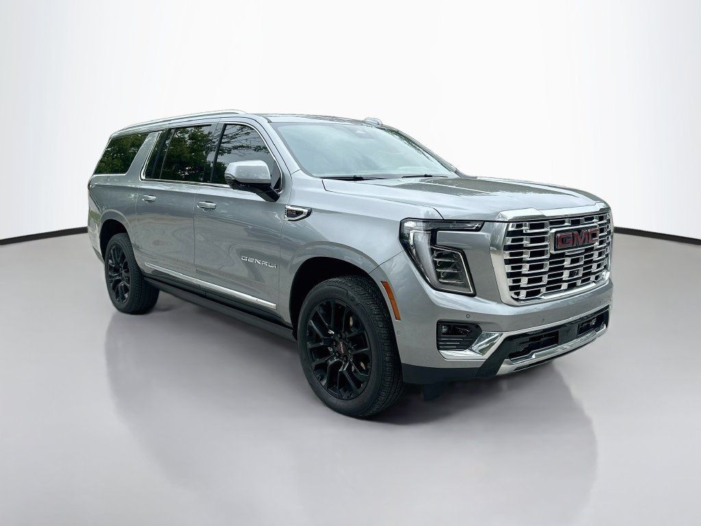 Used 2025 GMC Yukon XL Denali w/ Denali Reserve Package AWD/4WD image 7