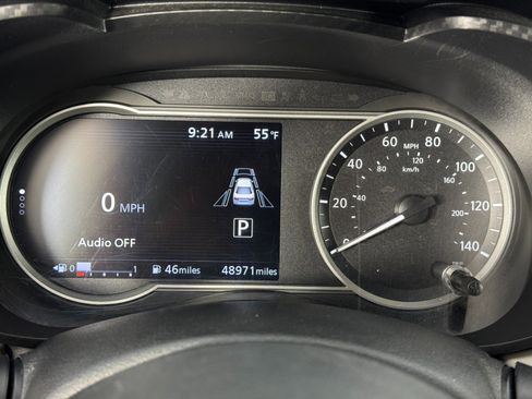 Used 2021 Nissan Versa SV image 16