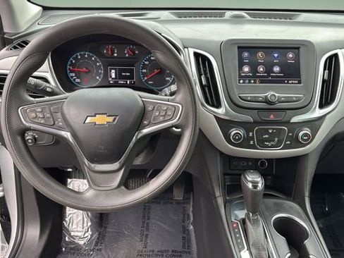 Used 2021 Chevrolet Equinox LS w/ LS Convenience Package image 9