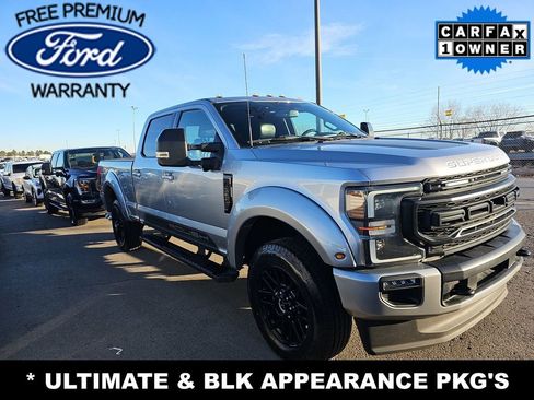 Used 2022 Ford F350 Lariat w/ Black Appearance Package image 4
