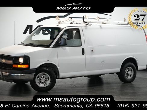 Used 2014 Chevrolet Express 2500 RWD image 1