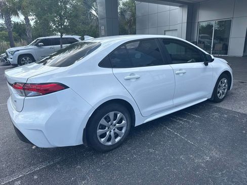 Used 2025 Toyota Corolla LE FWD image 3